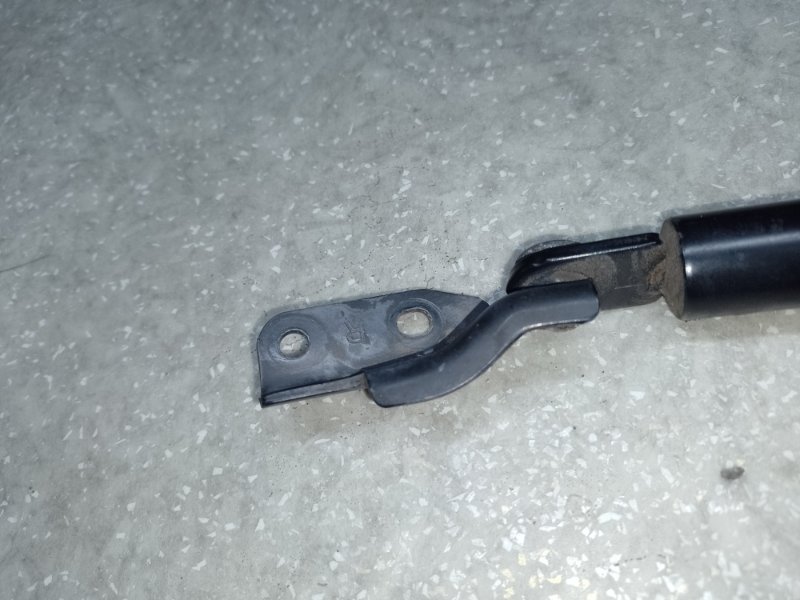 Амортизатор крышки багажника правый FORESTER 12-19 2015 2.5 FB25B