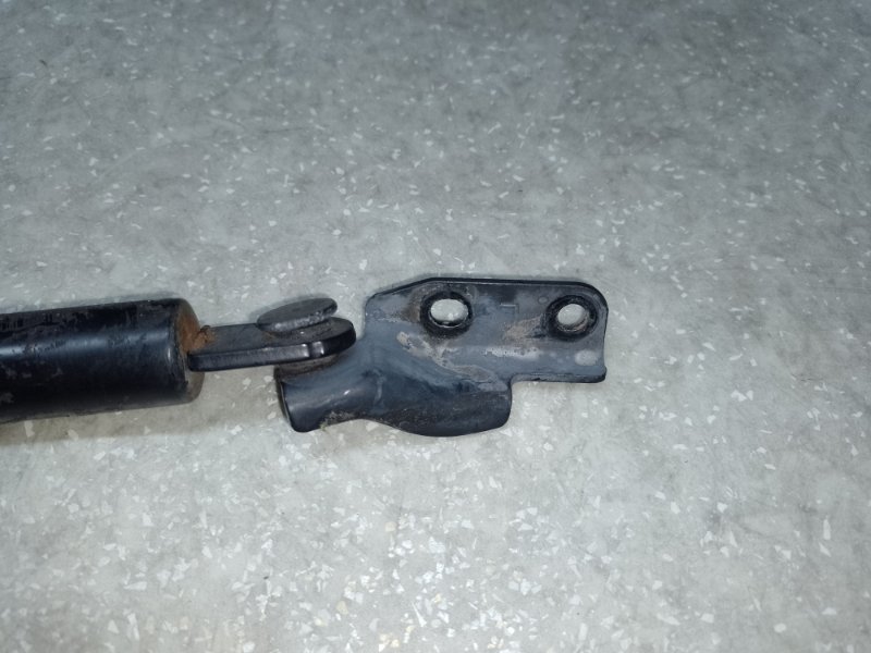 Амортизатор крышки багажника левый FORESTER 12-19 2015 2.5 FB25B