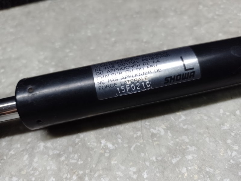 Амортизатор крышки багажника левый FORESTER 12-19 2015 2.5 FB25B