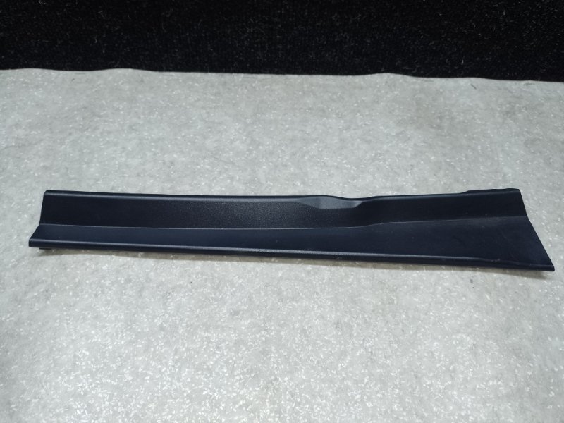 Накладка проема багажника правая SUBARU FORESTER 12-19 2015 2.5 FB25B 63186SG000 Б/У