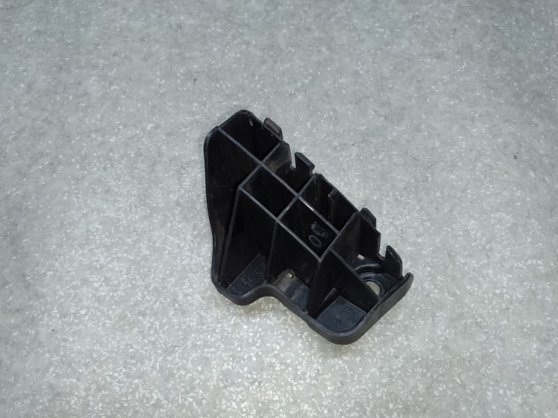Кронштейн заднего бампера правый SUBARU FORESTER 12-19 2015 2.5 FB25B 57707SG060 Б/У