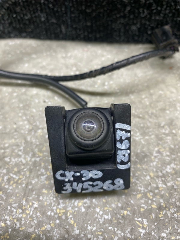 Камера заднего вида MAZDA CX-30 19- 2021 2.5L DFR5-67-RC0B Б/У