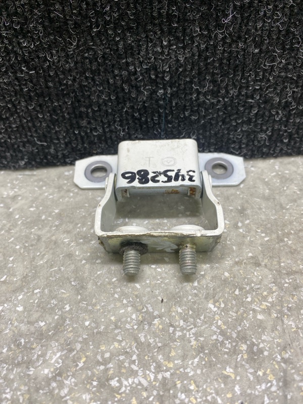 Петля крышки багажника MAZDA CX-30 19- 2.5L