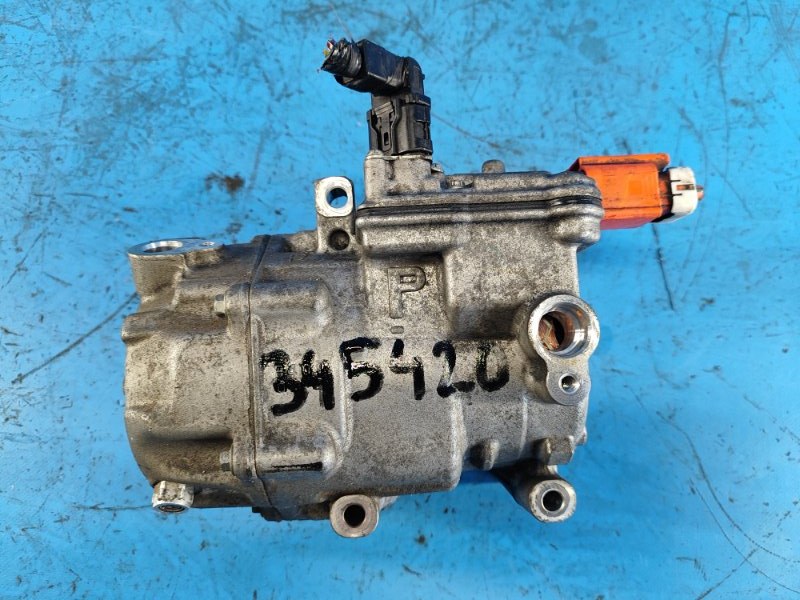 Компрессор кондиционера TOYOTA PRIUS - 30 09-17 88370-47060 Б/У