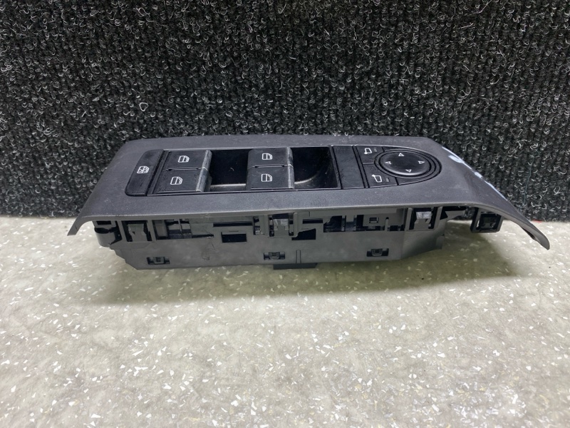 Блок управления стеклоподъемниками CX-30 19- 2021 2.5L