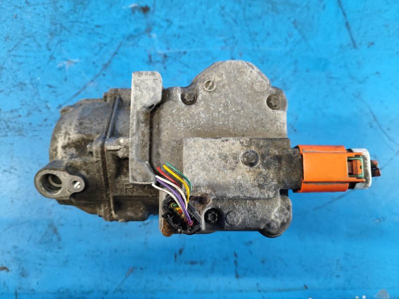 Компрессор кондиционера TOYOTA PRIUS - 30 09-17