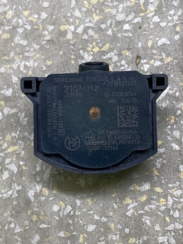 Запчасть датчик давления в шинах MAZDA CX-30 19- 2021 2.5L BDGF-37-140 Б/У Датчик давления в шинах MAZDA CX-30 19- 2021 2.5L BDGF-37-140 Б/У