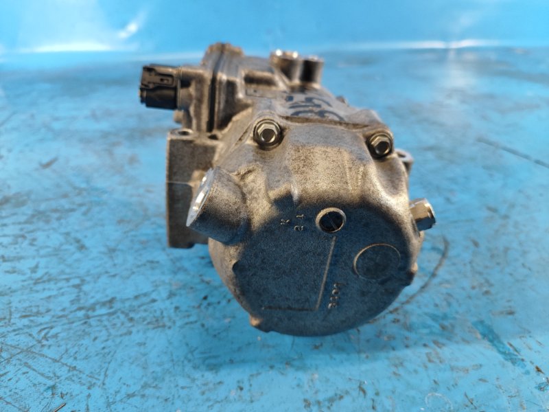 Компрессор кондиционера TOYOTA PRIUS - 30 09-17