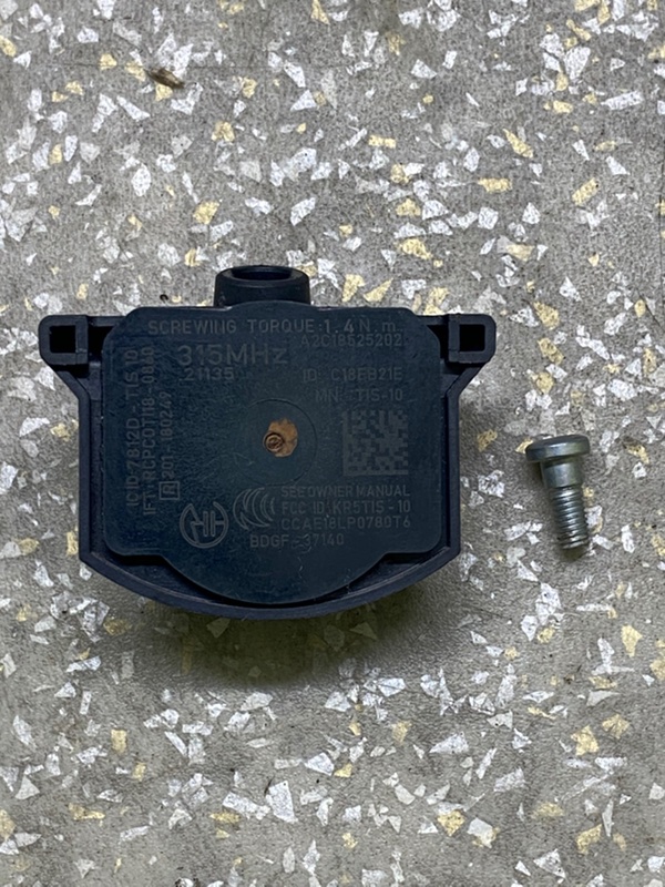 Запчасть датчик давления в шинах MAZDA CX-30 19- 2021 2.5L BDGF-37-140 Б/У Датчик давления в шинах MAZDA CX-30 19- 2021 2.5L BDGF-37-140 Б/У