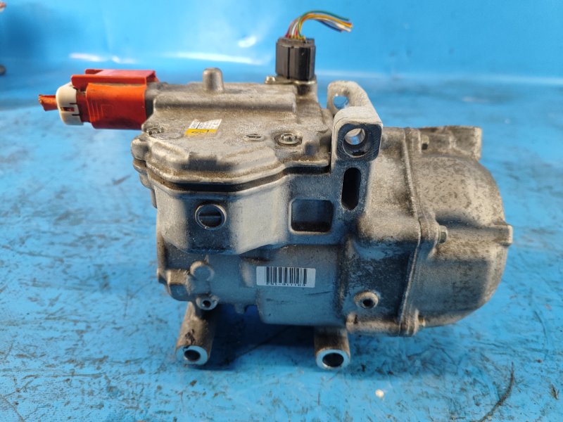 Компрессор кондиционера TOYOTA PRIUS - 30 09-17
