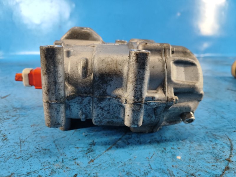 Компрессор кондиционера PRIUS - 30 09-17