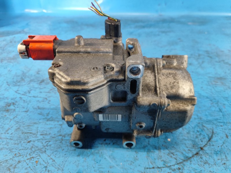 Компрессор кондиционера TOYOTA PRIUS - 30 09-17