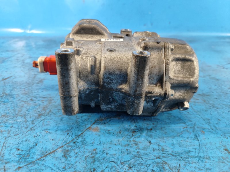 Компрессор кондиционера PRIUS PLUS 11-14