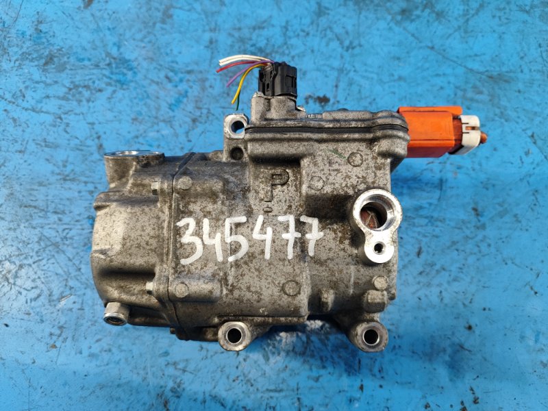 Компрессор кондиционера TOYOTA PRIUS PLUS 11-14 88370-47060 Б/У