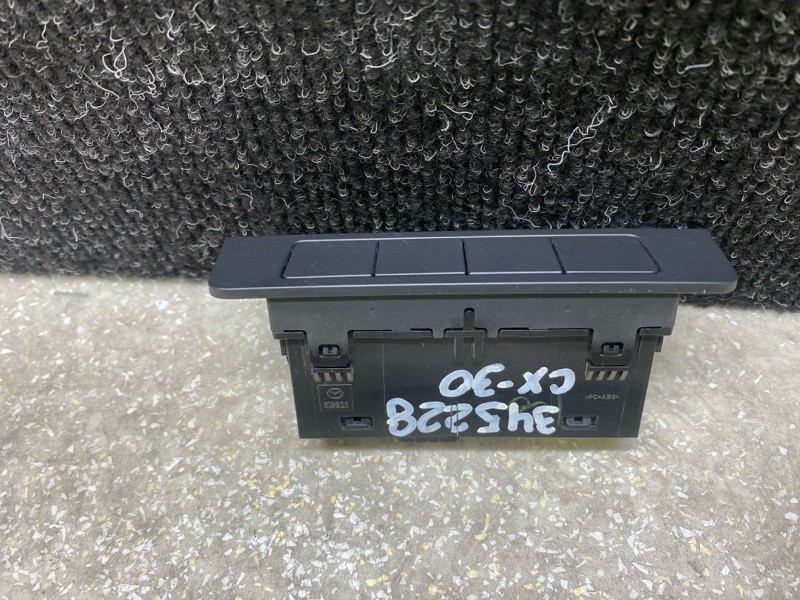Блок кнопок торпедо CX-30 19- 2021 2.5L