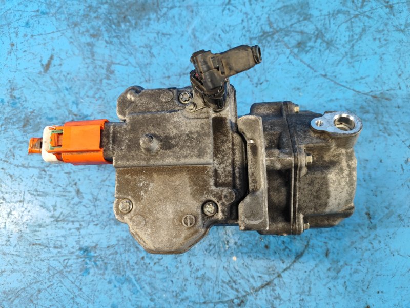 Компрессор кондиционера PRIUS PLUS 11-14