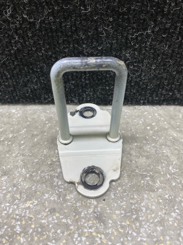 Петля замка капота MAZDA CX-30 19- 2021 2.5L Б/У