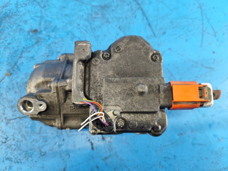 Компрессор кондиционера PRIUS PLUS 11-14