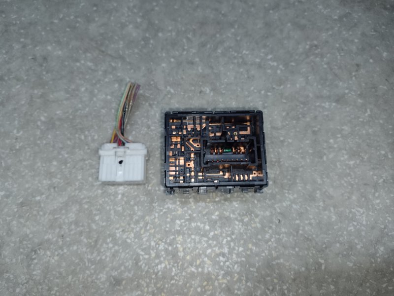 Блок управления зеркалами SENTRA B17 12-21