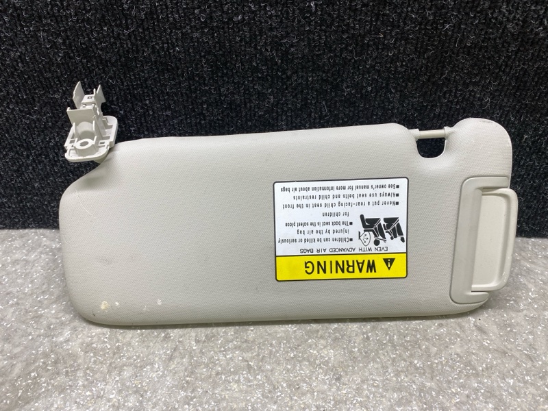 Козырек солнцезащитный правый MAZDA CX-30 19- 2.5L