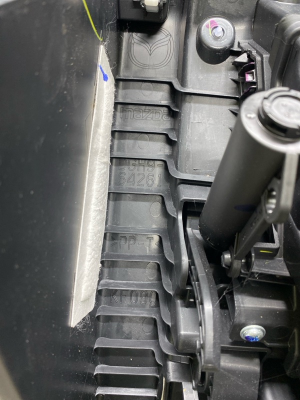 Бардачок CX-30 19- 2021 2.5L