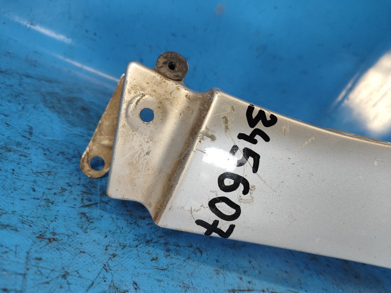 Крыло переднее левое TOYOTA PRIUS - 30 09-17 Крыло переднее левое TOYOTA PRIUS - 30 09-17