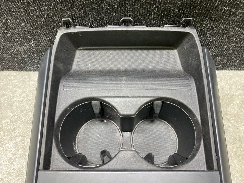 Консоль центральная MAZDA CX-30 19- 2.5L Консоль центральная MAZDA CX-30 19- 2.5L