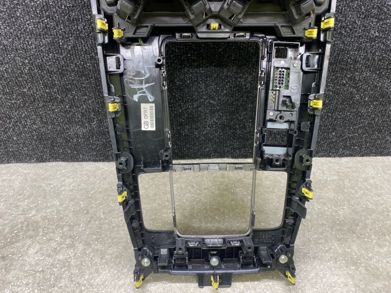 Консоль центральная CX-30 19- 2021 2.5L Консоль центральная CX-30 19- 2021 2.5L