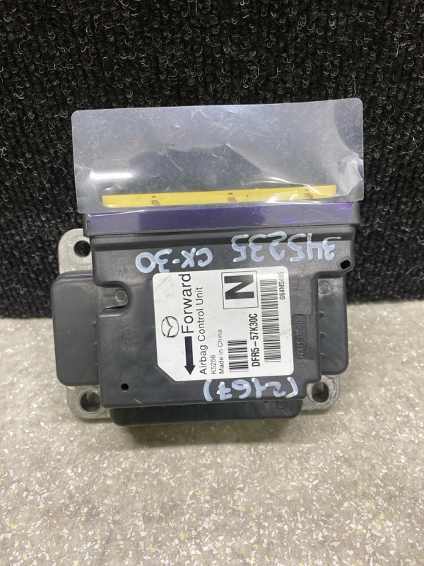 Запчасть блок управления airbag MAZDA CX-30 19- 2021 2.5L DFR5-57-K30C Б/У Блок управления AIRBAG MAZDA CX-30 19- 2021 2.5L DFR5-57-K30C Б/У