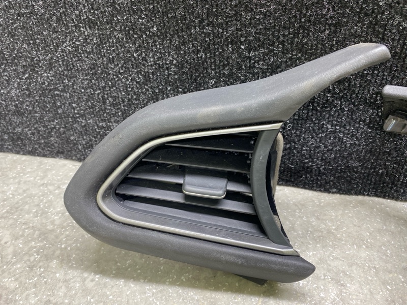 Воздуховод салона CX-30 19- 2021 2.5L