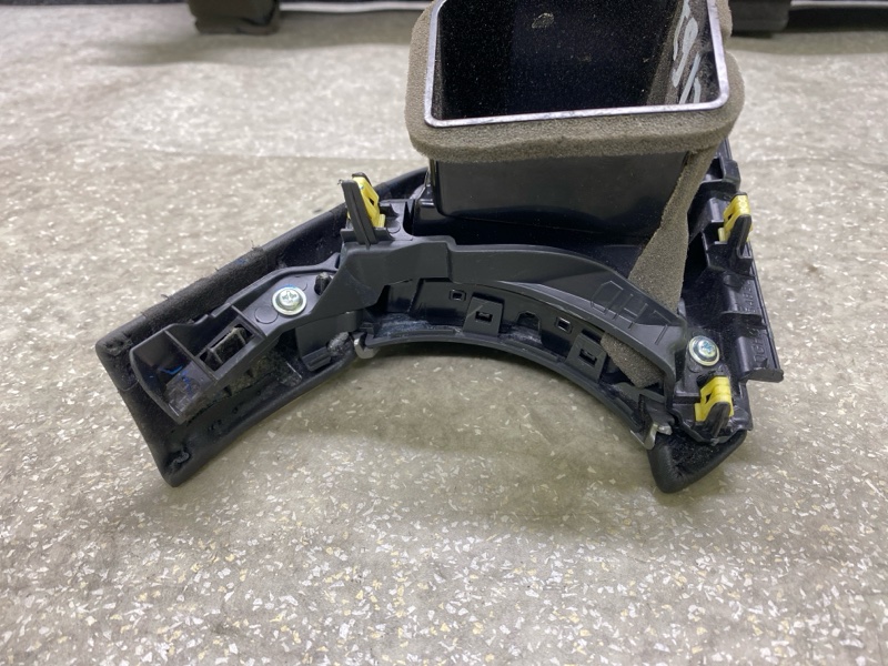 Воздуховод салона CX-30 19- 2021 2.5L