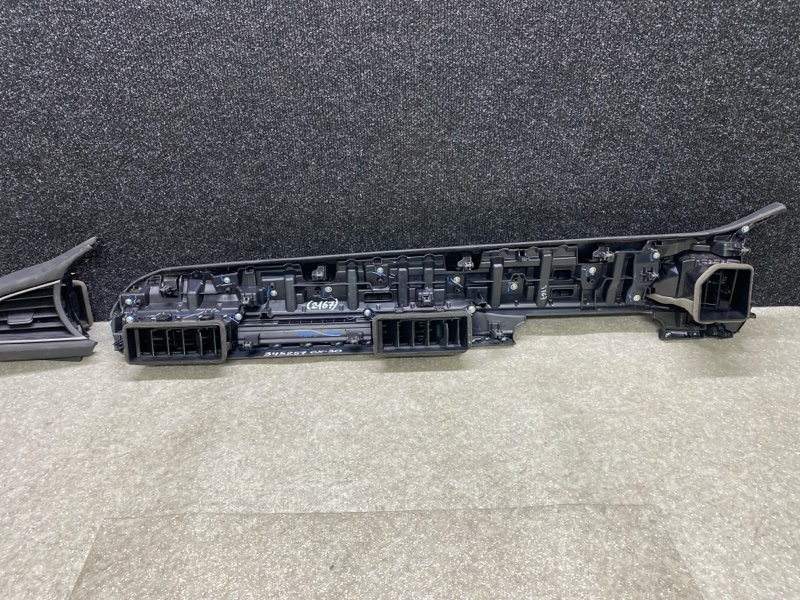 Воздуховод салона CX-30 19- 2021 2.5L