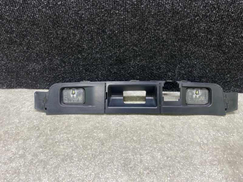 Панель подсветки номера MAZDA CX-30 19- 2021 2.5L DGJ1-50-854 Б/У