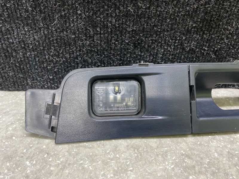 Панель подсветки номера MAZDA CX-30 19- 2.5L