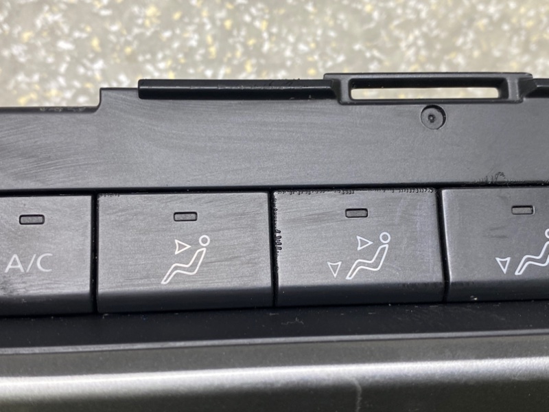 Блок управления печкой CX-30 19- 2021 2.5L