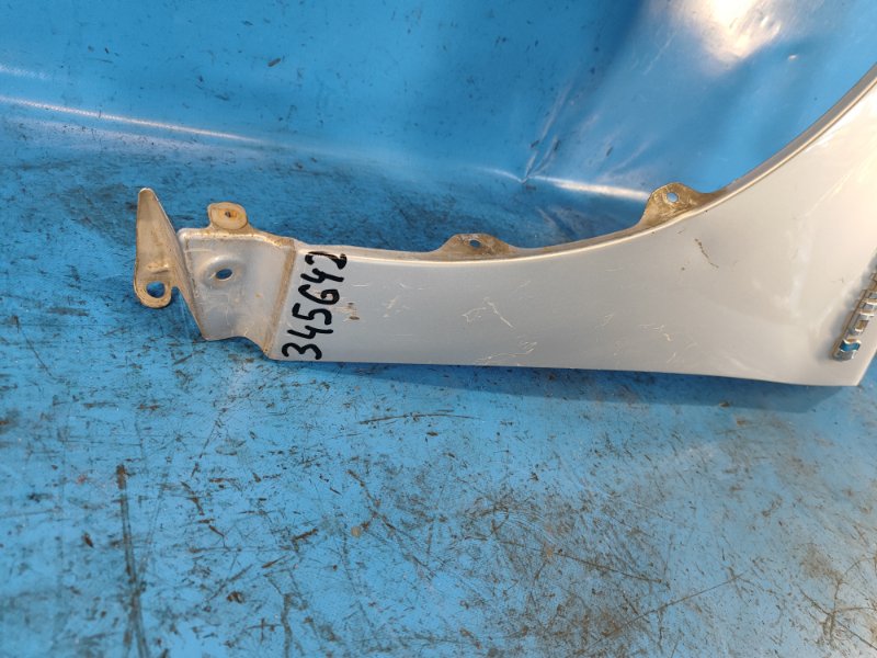 Крыло переднее левое PRIUS - 30 09-17