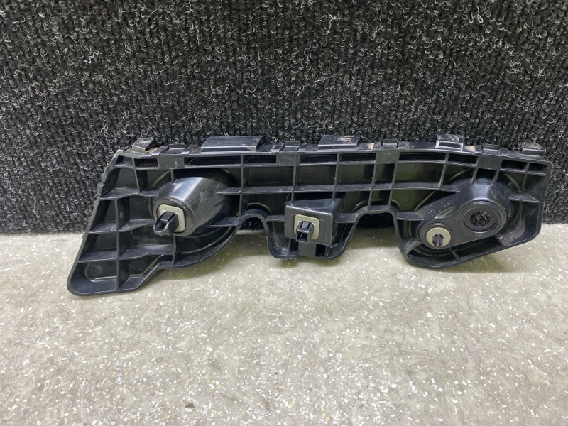 Кронштейн заднего бампера левый CX-30 19- 2021 2.5L Кронштейн заднего бампера левый CX-30 19- 2021 2.5L