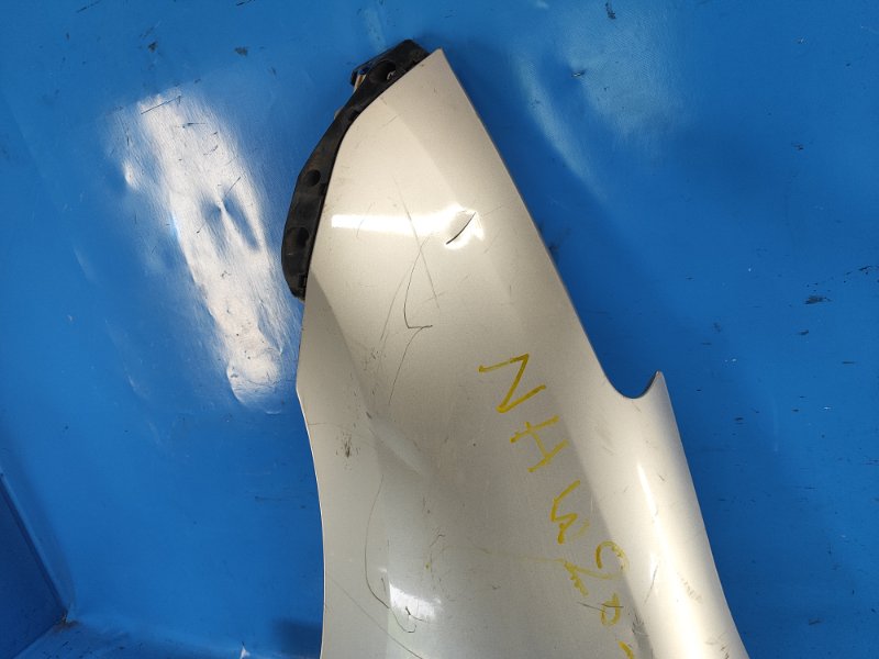 Крыло переднее левое PRIUS - 20 03-11