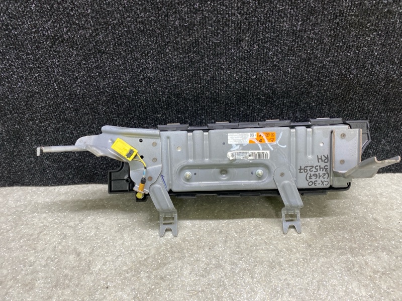 Подушка безопасности в колени правая MAZDA CX-30 19- 2.5L