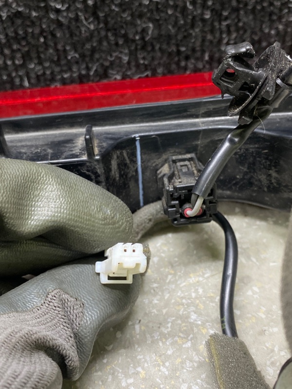 Стоп-сигнал CX-30 19- 2021 2.5L