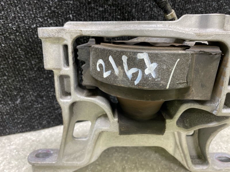 Подушка двигателя правая CX-30 19- 2021 2.5L