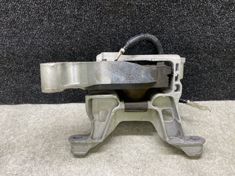 Подушка двигателя правая CX-30 19- 2021 2.5L