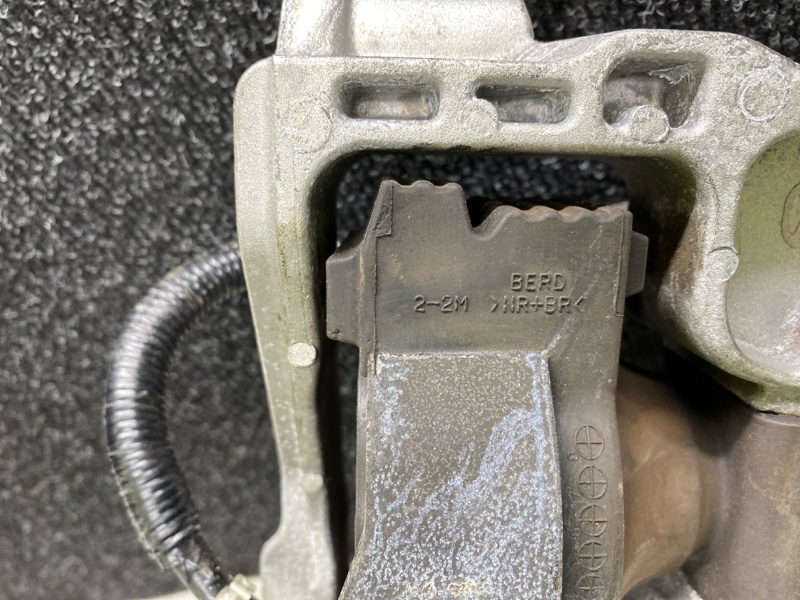 Подушка двигателя правая CX-30 19- 2021 2.5L