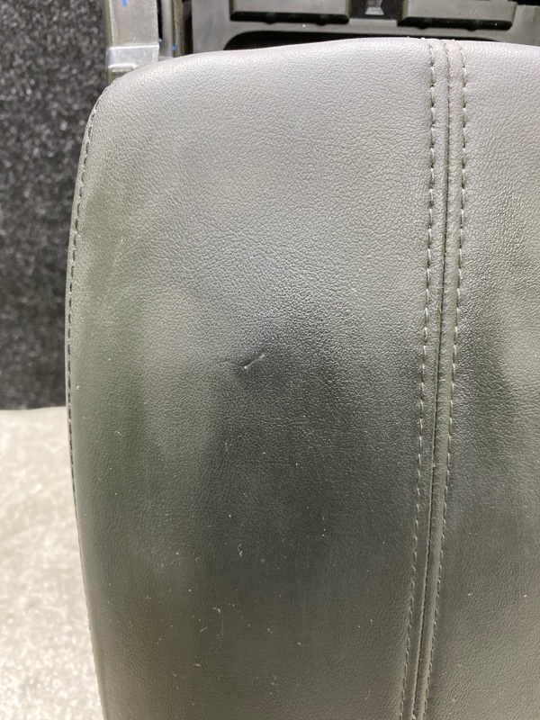 Подлокотник CX-30 19- 2021 2.5L Подлокотник CX-30 19- 2021 2.5L