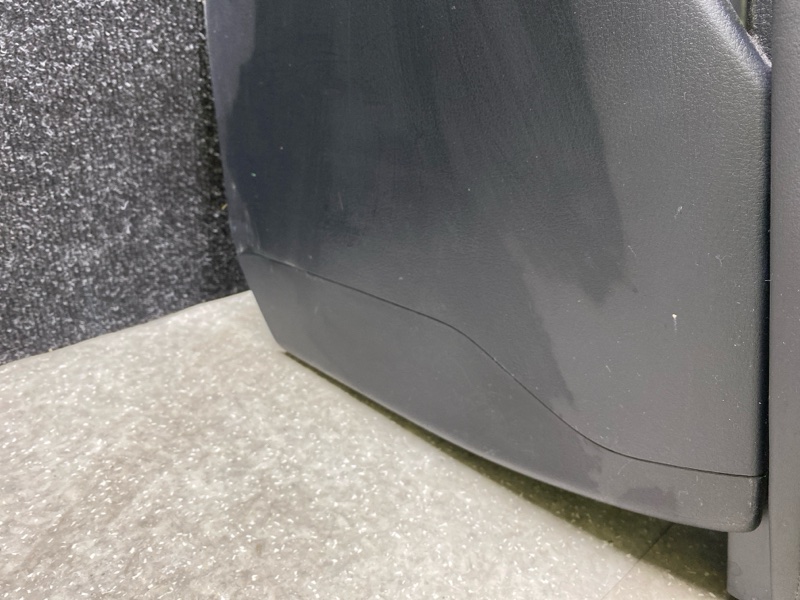 Подлокотник CX-30 19- 2021 2.5L Подлокотник CX-30 19- 2021 2.5L