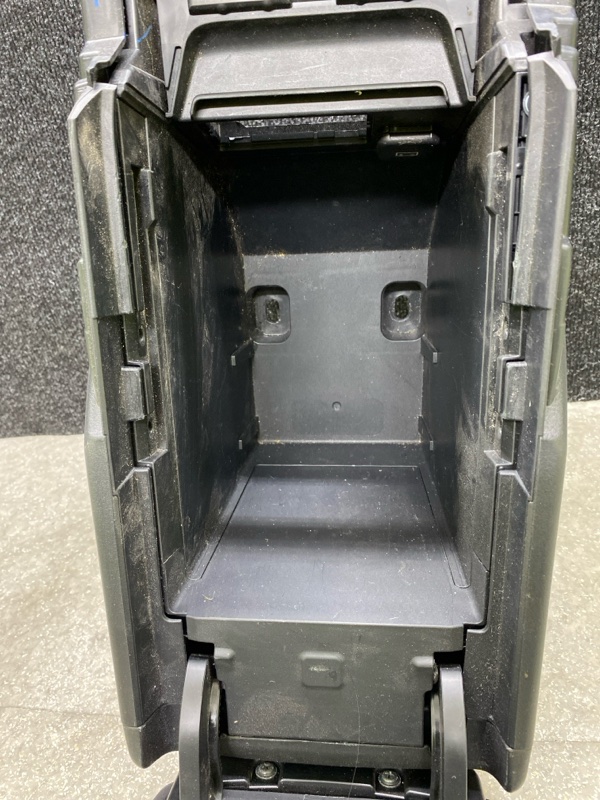 Подлокотник CX-30 19- 2021 2.5L Подлокотник CX-30 19- 2021 2.5L