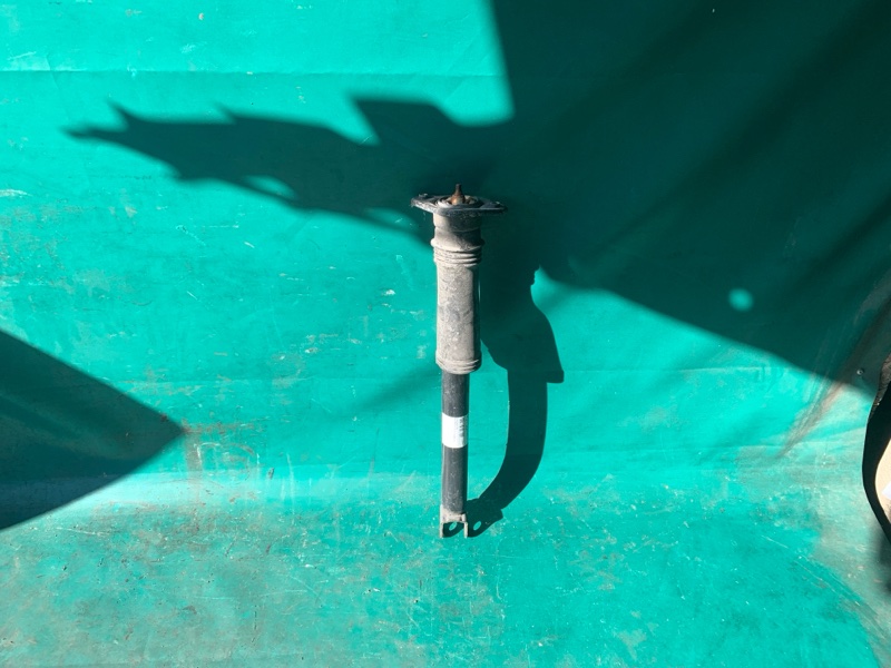 Амортизатор задний левый HYUNDAI SONATA YF 10-14 2011 2.4 G4KK 55311-4R010 Б/У