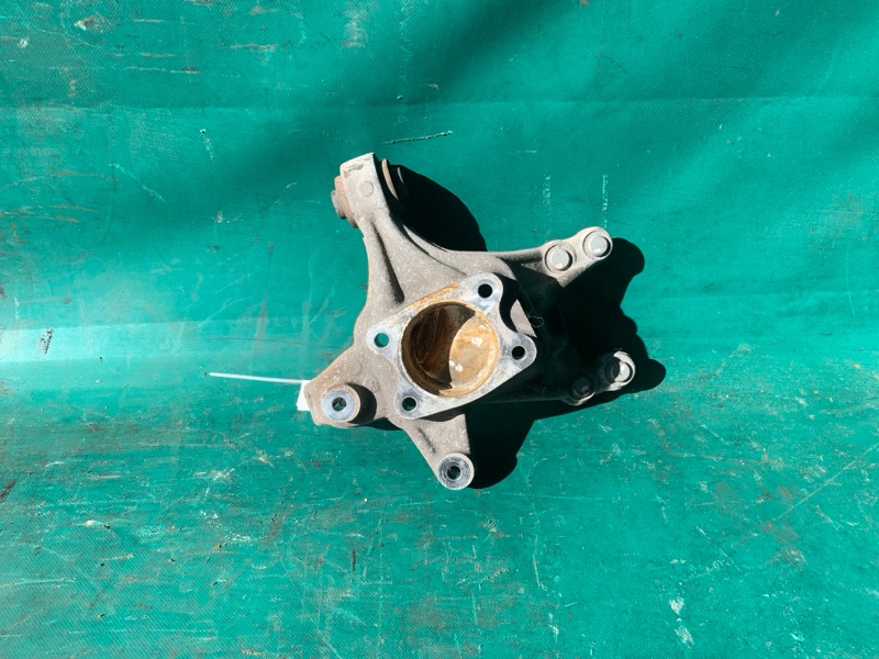 Запчасть цапфа левая HYUNDAI SONATA YF 10-14 2011 2.4 G4KK 52710-4R010 Б/У Цапфа левая HYUNDAI SONATA YF 10-14 2011 2.4 G4KK 52710-4R010 Б/У