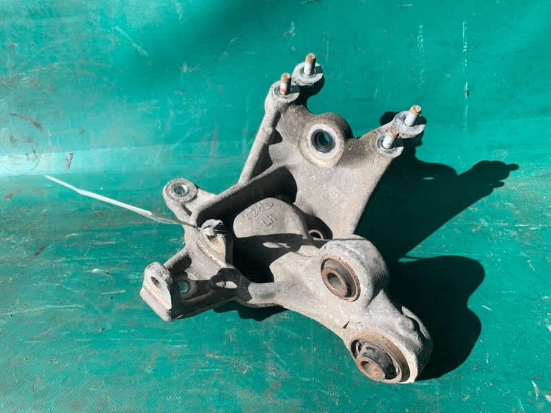 Цапфа левая HYUNDAI SONATA YF 10-14 2.4 G4KK Цапфа левая HYUNDAI SONATA YF 10-14 2.4 G4KK