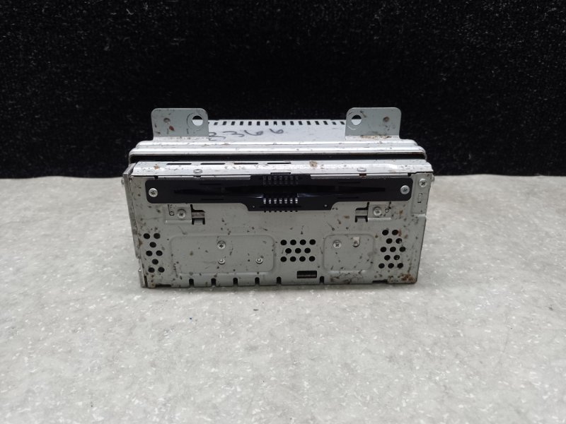 Запчасть магнитола FORD FLEX 08-19 2013 T35PDED DA8Z-18C869-CA Б/У Магнитола FORD FLEX 08-19 2013 T35PDED DA8Z-18C869-CA Б/У